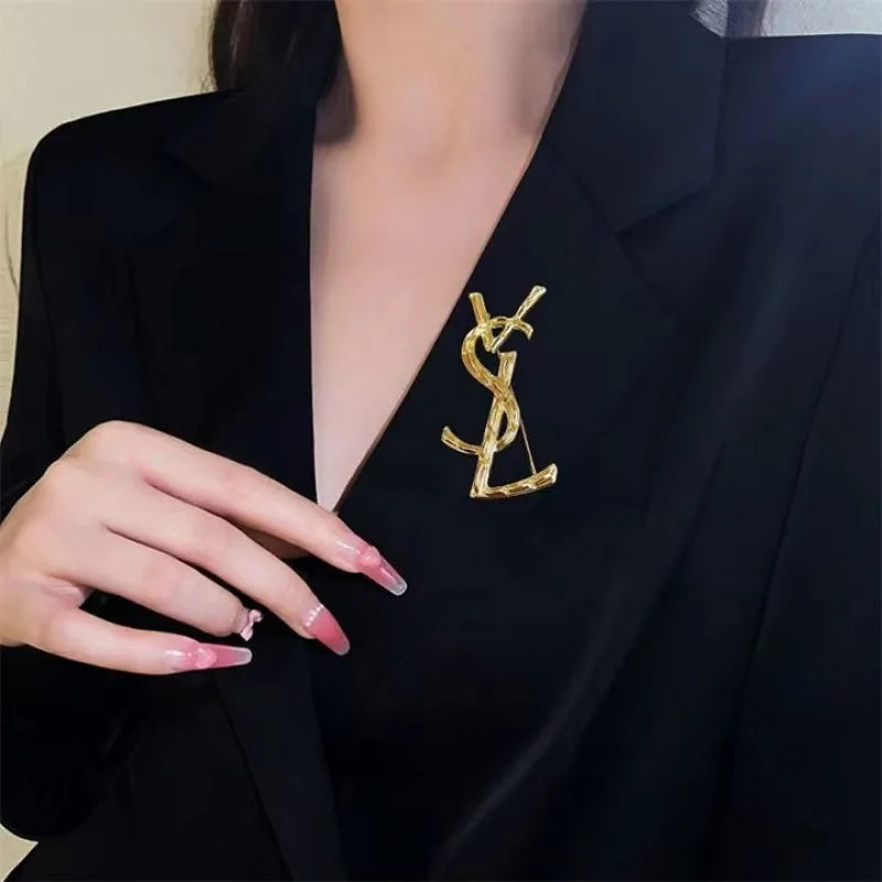 Creative Vintage Metal VSL Letter Brooches For Women Men Clothing Suit Trendy Luxury Brooch Pin Fashion Jewelry Accessories Gift