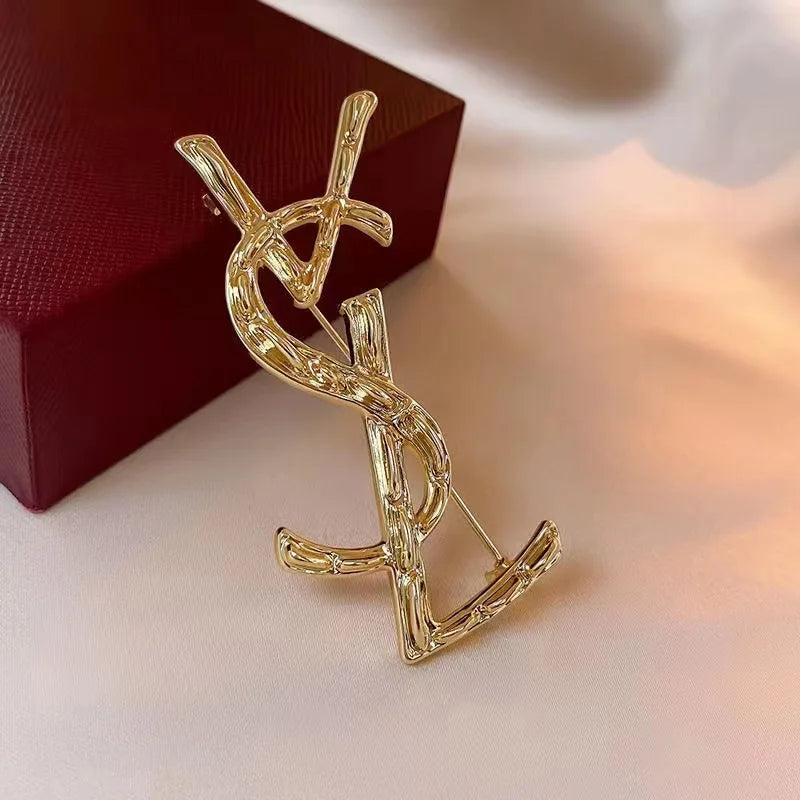 Creative Vintage Metal VSL Letter Brooches For Women Men Clothing Suit Trendy Luxury Brooch Pin Fashion Jewelry Accessories Gift